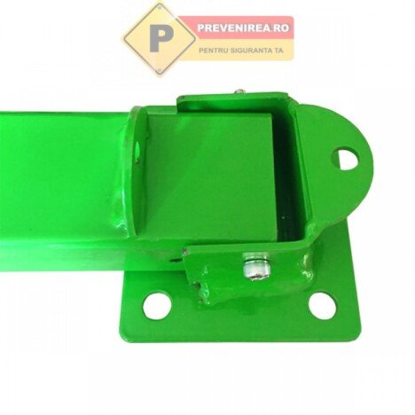 Stalp verde de protectie pentru parcare